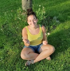 Meet your Posher, Adrianna